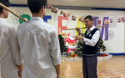 Học sinh vi phạm phải "gánh nước", cách kỷ luật lạ mà nhân văn