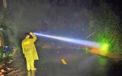 Đèo nối Đà Lạt với TP.HCM sạt lở trong đêm, cấm phương tiện 2 chiều
