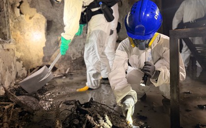 Đội cứu hộ tìm kiếm thi thể bằng tay không tại tòa chung cư Hong Kong (Trung Quốc): “Chúng tôi muốn khóc mà phải kìm nén”