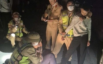 Bí mật trong xe taxi chở 3 người đàn ông đi tìm “của lạ” trong đêm