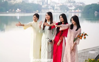 'Nàng thơ' chi tiền triệu chụp ảnh áo dài cuối năm