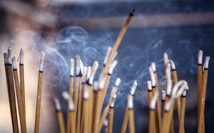 5 thời điểm nên thắp hương