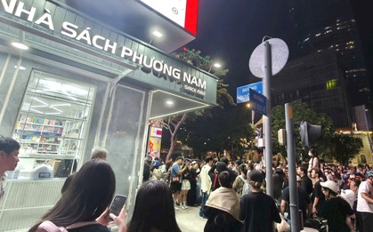 Lần đầu tiên có nhà sách 'không ngủ' trên đất vàng Nguyễn Huệ