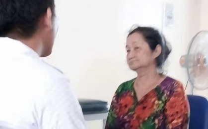 Nữ ‘bệnh nhân’ khiến sinh viên y khoa xanh mặt, sau đó lại gật gù nể phục vì 1 lý do