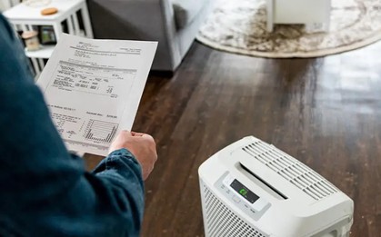 Mua máy hút ẩm đối phó ngày nồm, xem ngay điều này để tránh "tiền mất tật mang"