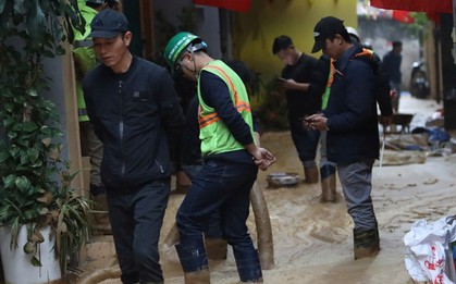 Hàng chục hộ dân giữa Hà Nội điêu đứng vì bùn đất phun trào: Động thái mới nhất từ nhà thầu