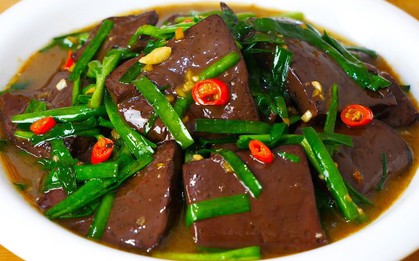 Ăn tiết lợn khiến "đầu ra" màu đen là thanh lọc, giải độc phổi hay mắc bệnh: Đáp án làm nhiều người bất ngờ!