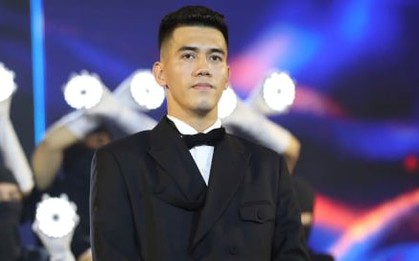 Nguyễn Tiến Linh giành Quả bóng vàng Việt Nam 2024