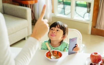 "Con hư tại mẹ": Nếu mẹ có 3 đặc điểm này, con cái định sẵn tương lai nghèo nàn, tăm tối - SỬA GẤP!
