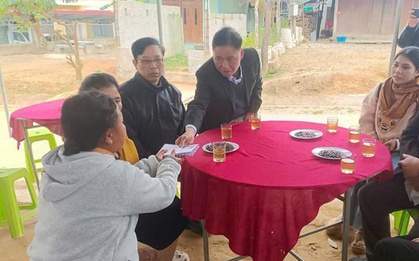 Học sinh lớp một bị điện giật tử vong khi chơi ở nhà