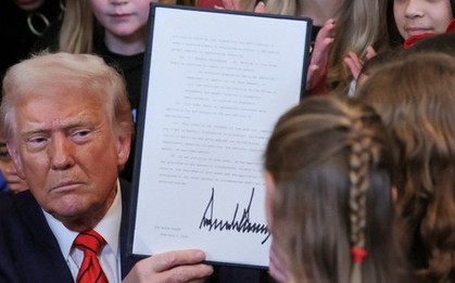 Điều gì xảy ra sau khi Tổng thống Mỹ Trump ký sắc lệnh cấm các VĐV chuyển giới tham gia các môn thể thao dành cho nữ?