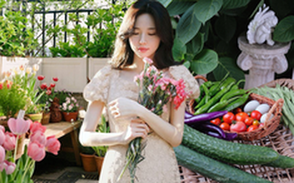 Mới 28 tuổi nhưng cô gái trẻ đã sở hữu khu vườn có đến 50 loại hoa, rau xanh, trái cây đẹp như cổ tích!