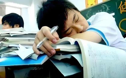 Một kiểu "BẤT HIẾU" mới âm thầm xuất hiện: Con cái ăn bám nhưng cha mẹ chỉ biết cắn răng chịu đựng, không thể trách câu nào
