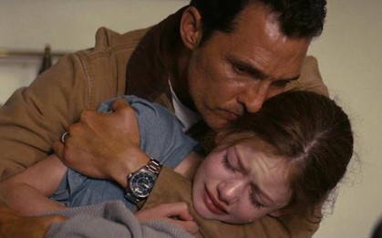 Đi xem Interstellar về giữa đêm, tôi bỗng thấy mình quá tệ: "Hóa ra khi trở thành cha mẹ, bạn là bóng ma tương lai của con"