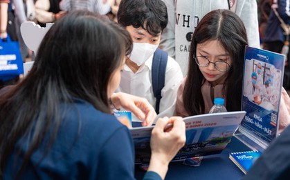 Thí sinh lo lắng học kế toán, ngân hàng, báo chí sẽ bị AI xoá sổ trong tương lai