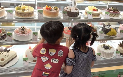 Chỉ vì một chiếc bánh rán, người mẹ lạnh lùng "dội gáo nước lạnh" dập tắt cả tương lai con