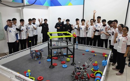 Học sinh trường Ams lập "hattrick" dự giải đấu robot thế giới