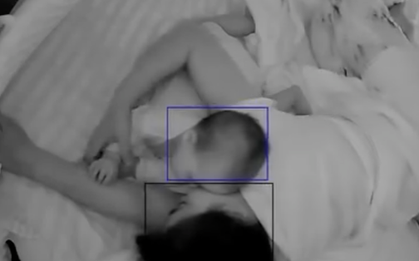 Thế giới cũng chỉ đến thế là cùng: Hành động của em bé lúc sáng sớm với mẹ khiến cả cõi mạng tan chảy