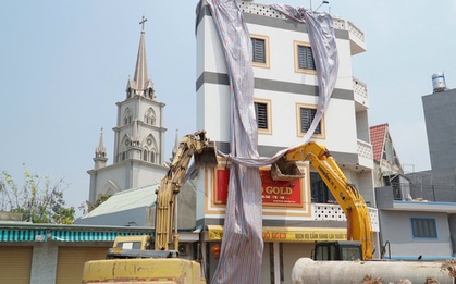 Tiệm vàng "siêu mỏng" ở Bình Dương bị nghiêng, phong tỏa khu vực xung quanh
