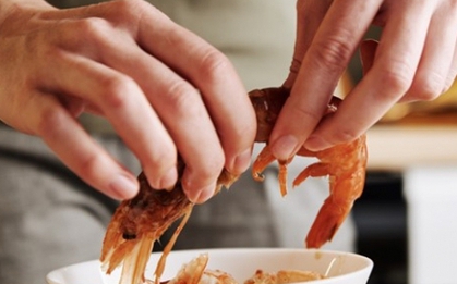 Những bộ phận “cực độc” ở tôm, chớ dại ăn vào kiểu “mang họa vào thân”