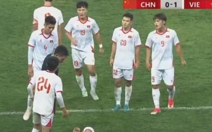 CĐV Việt Nam tố trọng tài thiên vị U22 Trung Quốc