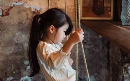Nghiên cứu hơn 200 trẻ, chuyên gia chỉ ra 5 dấu hiệu cho thấy trẻ được nuông chiều quá mức