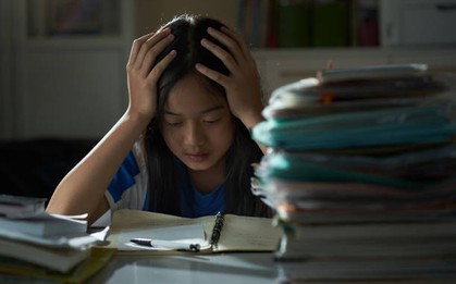 Nữ sinh có giấy báo trúng tuyển, vừa đóng 82 triệu đồng học phí nhà trường lại thông báo: "Em đỗ nhưng chúng tôi không thể nhận em"