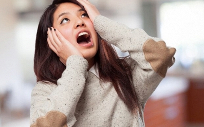 Bố chồng không có lương hưu, tôi vẫn chăm sóc chu đáo, lúc hấp hối, ông đưa tôi cái gối rách rồi thì thào: "Cho con dâu"