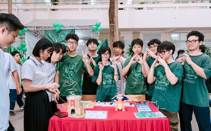 Ai cũng bảo các môn KHTN là khô khan, nhưng học sinh ngôi trường "siêu ngoại ngữ" này đã chứng minh điều ngược lại