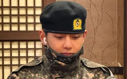 V (BTS) đạt danh hiệu chiến binh đặc biệt trong quân đội
