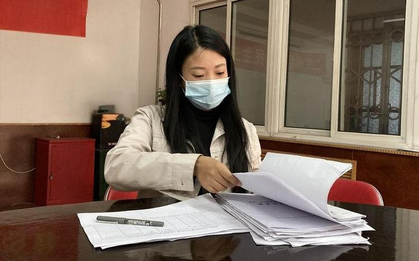 Sếp vừa thông báo, nữ kế toán xác nhận tài khoản ngân hàng công ty đã nhận được 1 tỷ đồng nhưng liền báo cảnh sát
