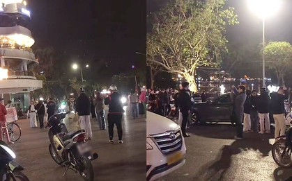 Gần 12h đêm, dân tình kéo đến chụp ảnh Hàm Cá Mập vẫn đông nghịt, nhiều người còn làm cả việc này