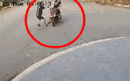 Đi uống cà phê gặp cảnh sát trong đêm người đàn ông bị phát hiện Dùng gậy bóng chày