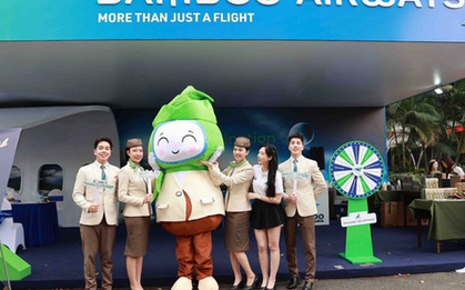 Tấp nập du khách ghé thăm gian hàng Bamboo Airways tại VITM 2025