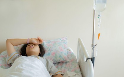 Não mô cầu nguy hiểm có thể gây tử vong nhanh: Mũi tiêm bị bỏ sót trong giai đoạn vàng phát triển của thanh thiếu niên