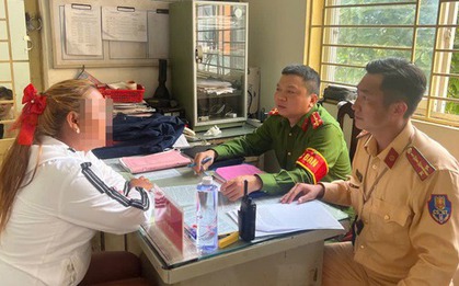Cô gái thả 2 tay, uốn éo khi chạy xe máy cung cấp giấy xác nhận bị tâm thần