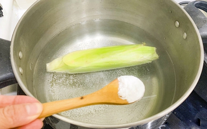 Luộc ngô nước nóng hay lạnh? 5 mẹo luộc ngô ngon ngọt, giàu dinh dưỡng