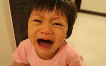 Chuyên gia phán câu chấn động: Trẻ dễ trở nên VÔ ƠN vì 5 thứ cha mẹ treo trên người, thứ trong "túi quần" này là cực kinh khủng!