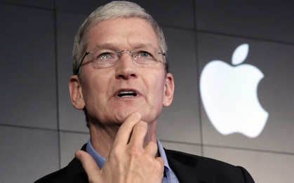 13 năm rực rỡ của Tim Cook: 2 lần giúp Apple thoát 'bão thuế', gom được núi tiền mặt cao như đỉnh Everest, đưa vốn hóa công ty cán mốc 3.000 tỷ USD