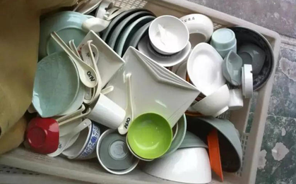 5 đồ dùng nhà bếp này nằm trong "danh sách đen" đầu độc sức khỏe, hãy vứt chúng đi càng sớm càng tốt!