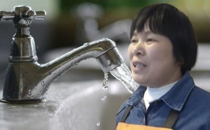 Chuyển vào nhà mới 18 ngày, nhận hóa đơn 140 triệu đồng tiền nước cho cả tòa nhà, người phụ nữ bức xúc: “Chẳng lẽ tôi mở hồ bơi trong nhà?