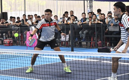 Lý Hoàng Nam và Trịnh Linh Giang đối đầu tay vợt pickleball số 1 thế giới ngay tại Hà Nội, kết quả bất ngờ
