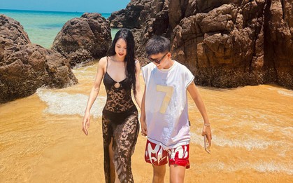 Đỏ mặt với khoảnh khắc hotgirl đội tuyển nữ Việt Nam diện váy hở bạo thân mật với người yêu đồng giới