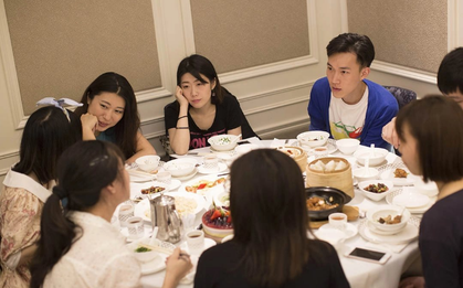 Họp lớp sau 20 năm, người lương trên 52 triệu đồng/tháng được xếp ngồi riêng, tôi ngồi cùng nhóm còn lại, ăn xong tôi lập tức rời nhóm chat