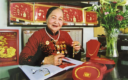 Người phụ nữ bán ốc luộc ở chợ Văn Điển trở thành "trùm" buôn VÀNG, đứng sau loạt thương hiệu lớn nhất Hà Nội