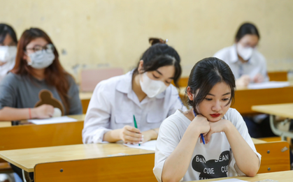 Thi lớp 10 áp lực hơn đại học, nhiều phụ huynh đổ tiền "giữ chỗ" trường tư
