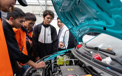 3 kiểu học cực chất đưa sinh viên Công nghệ ô tô điện HUTECH “lướt ga” vào tương lai