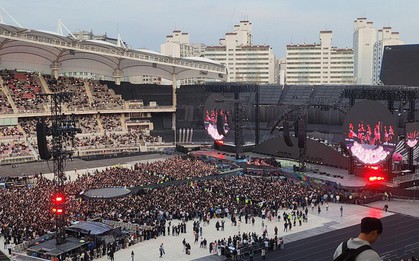 Hình ảnh concert buồn thiu nói lên 1 sự thật về nhóm nữ từng lấn lướt BLACKPINK?