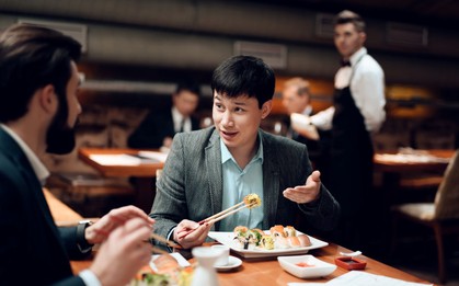Nghe Deepseek và Grok tiết lộ luật bất thành văn trong bữa tiệc chốn văn phòng: Người EQ cao nhất định không làm 4 điều này