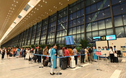 Ga T3 Tân Sơn Nhất đón 40 chuyến bay, gần 12.000 khách ngày khai trương